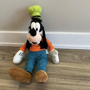 Disney Store Exclusive Goofy 20” Plush