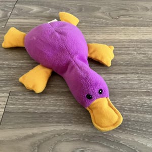Ty Beanie Buddy 紫色のカモノハシ「パティ」 - タグなし (13インチ