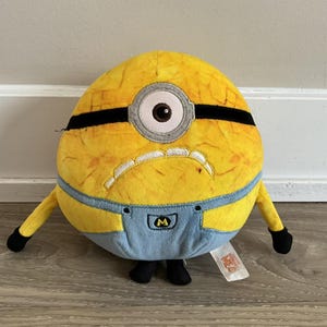 Minion Stuffed Animal Plush Despicable Me 4 Mega Jerry 7” Universal Studios