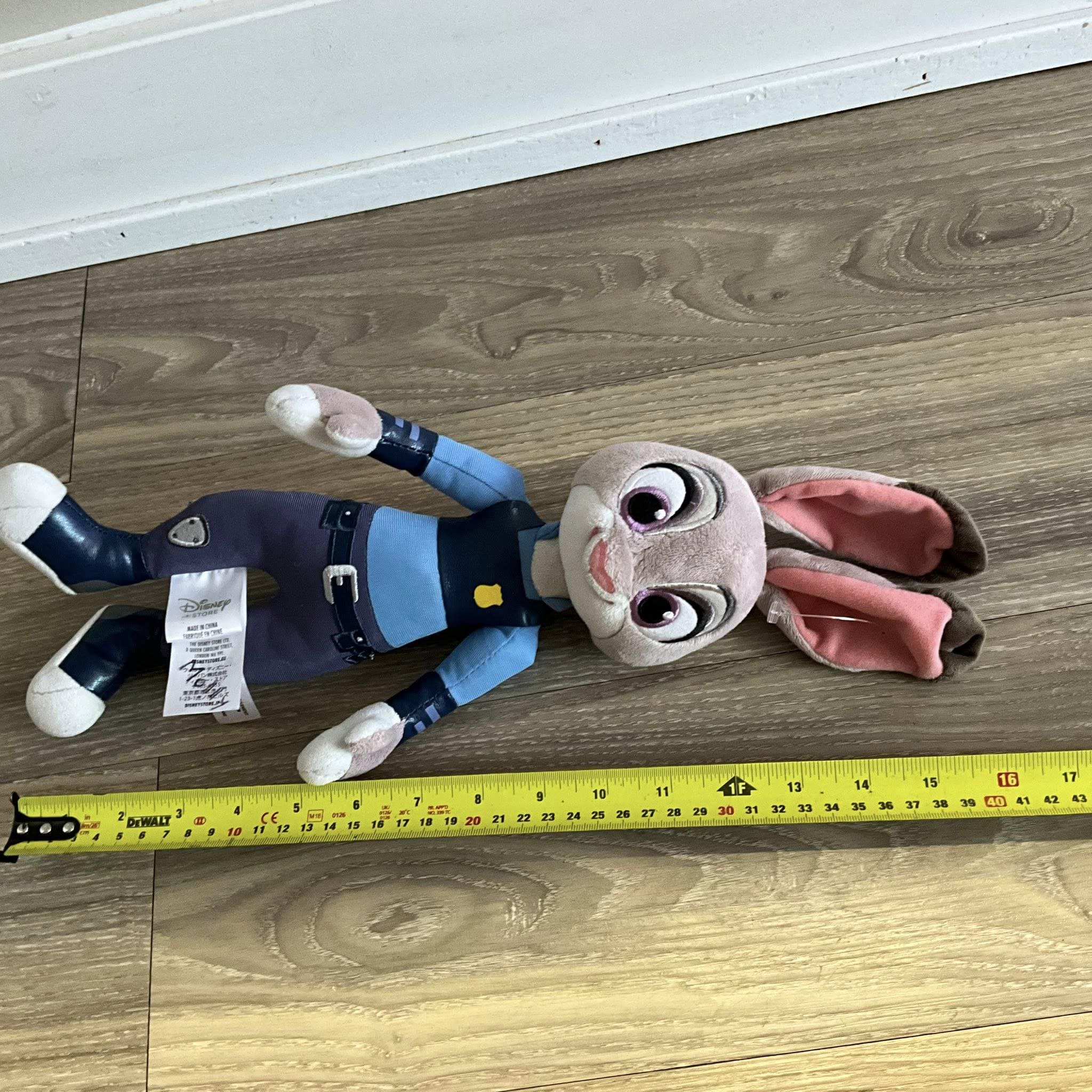 ディズニーストア ズートピア ジュディ・ホップス ぬいぐるみ 警察官