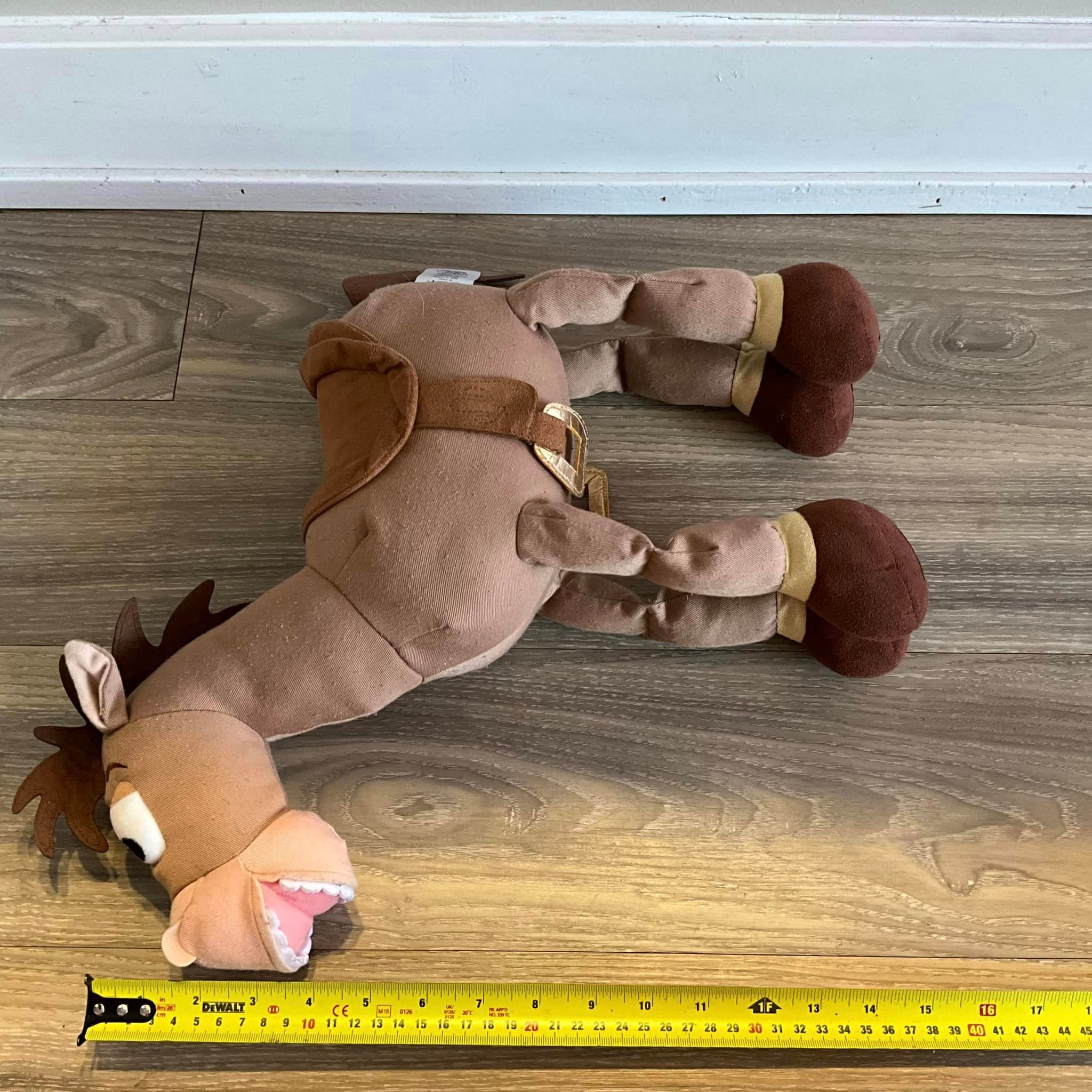 ブルズアイ ウッディの馬 トイストーリー ぬいぐるみ ディズニーストア