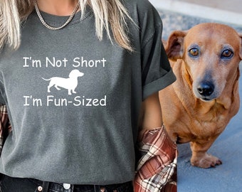 Dachshund Mom T-Shirt: Fun-Sized Doxie Graphic Tee