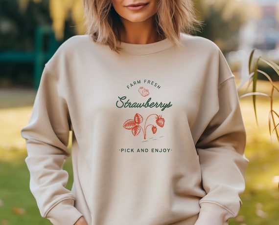 Vintage Strawberry Sweatshirt, Strawberry Farm Sweatshirt, Strawberry Lover, Gardener Sweatshirt, Womens Sweatshirt,