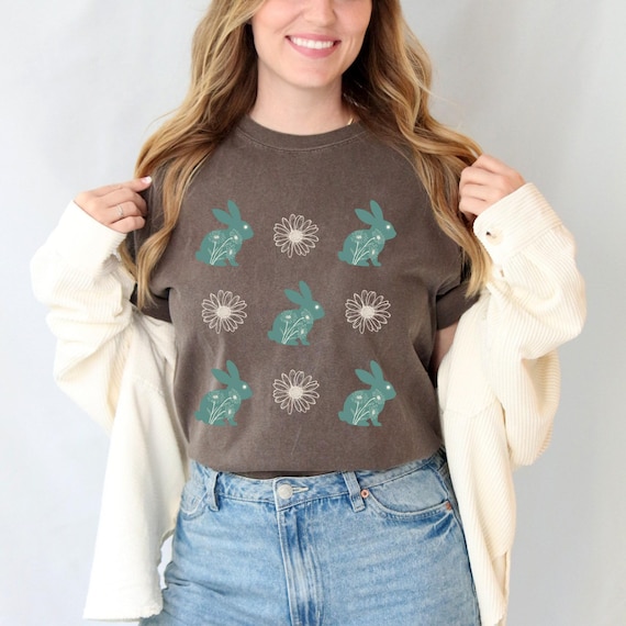 Rabbit & Daisy Pattern T-Shirt, Floral Rabbit Graphic Tee