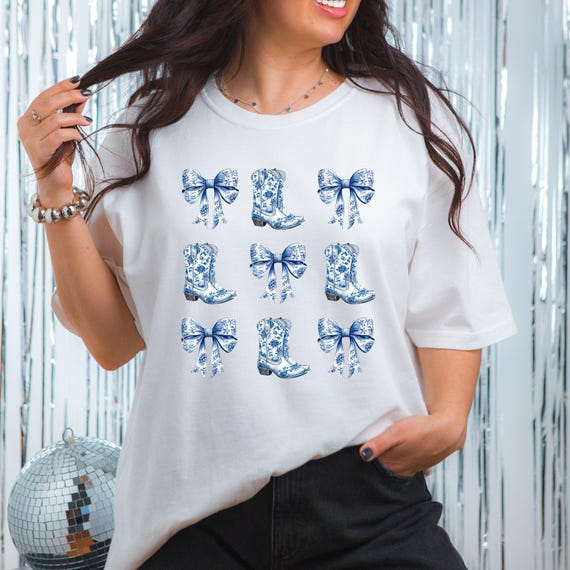 Chic Floral Cowgirl Boots T-Shirt, Country Style Tee, Western Fashion Top, Gifts for Her, Boho Casual Wear, Festival Outfit, Comfort Colors