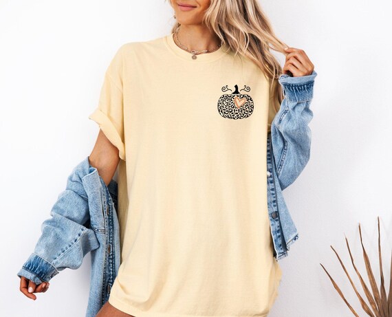 Leopard Print Pumpkin Tee, Cozy Fall Shirt, Thanksgiving Top, Autumn Gift, Spooky Season T-shirt