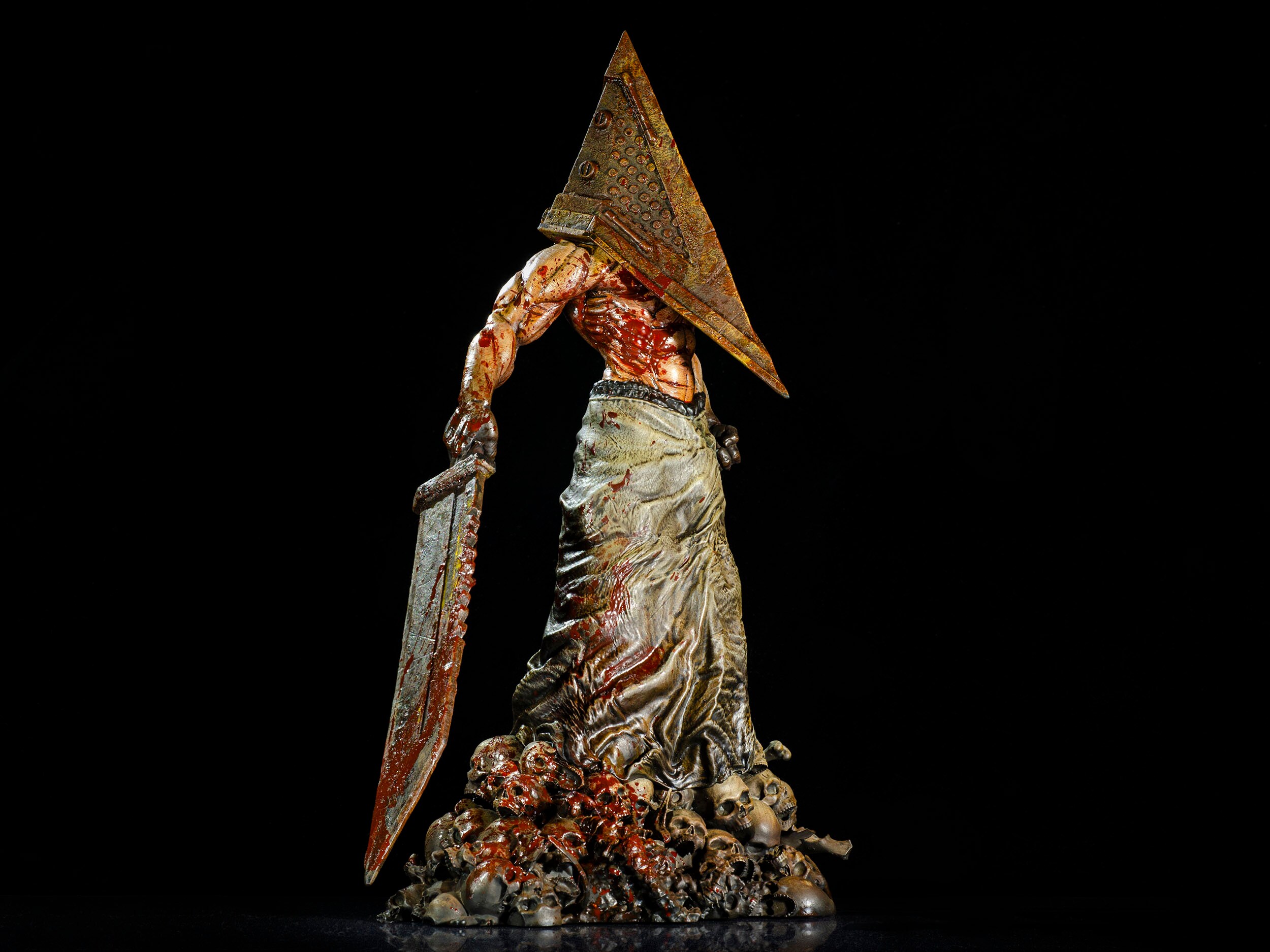 Pyramid Head, 1/8 Scale, 38cm | Professionally Hand-painted Scale