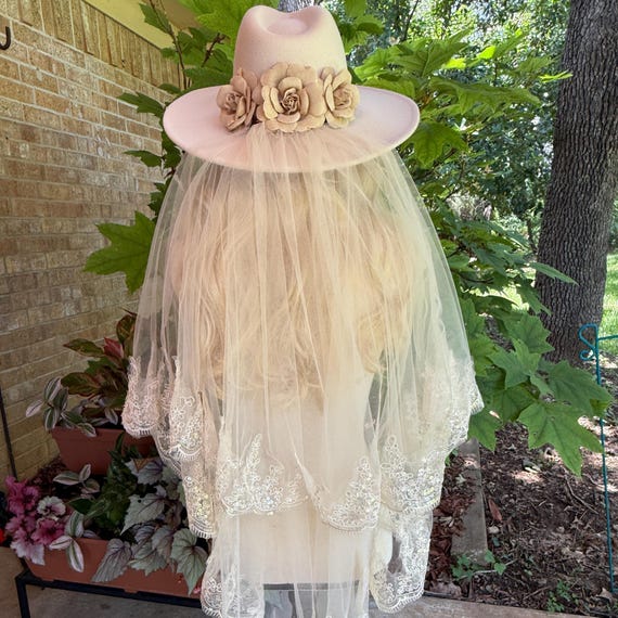 Beautiful Felt Ivory Western Wedding Hat. Band Accented With  display picture 1
