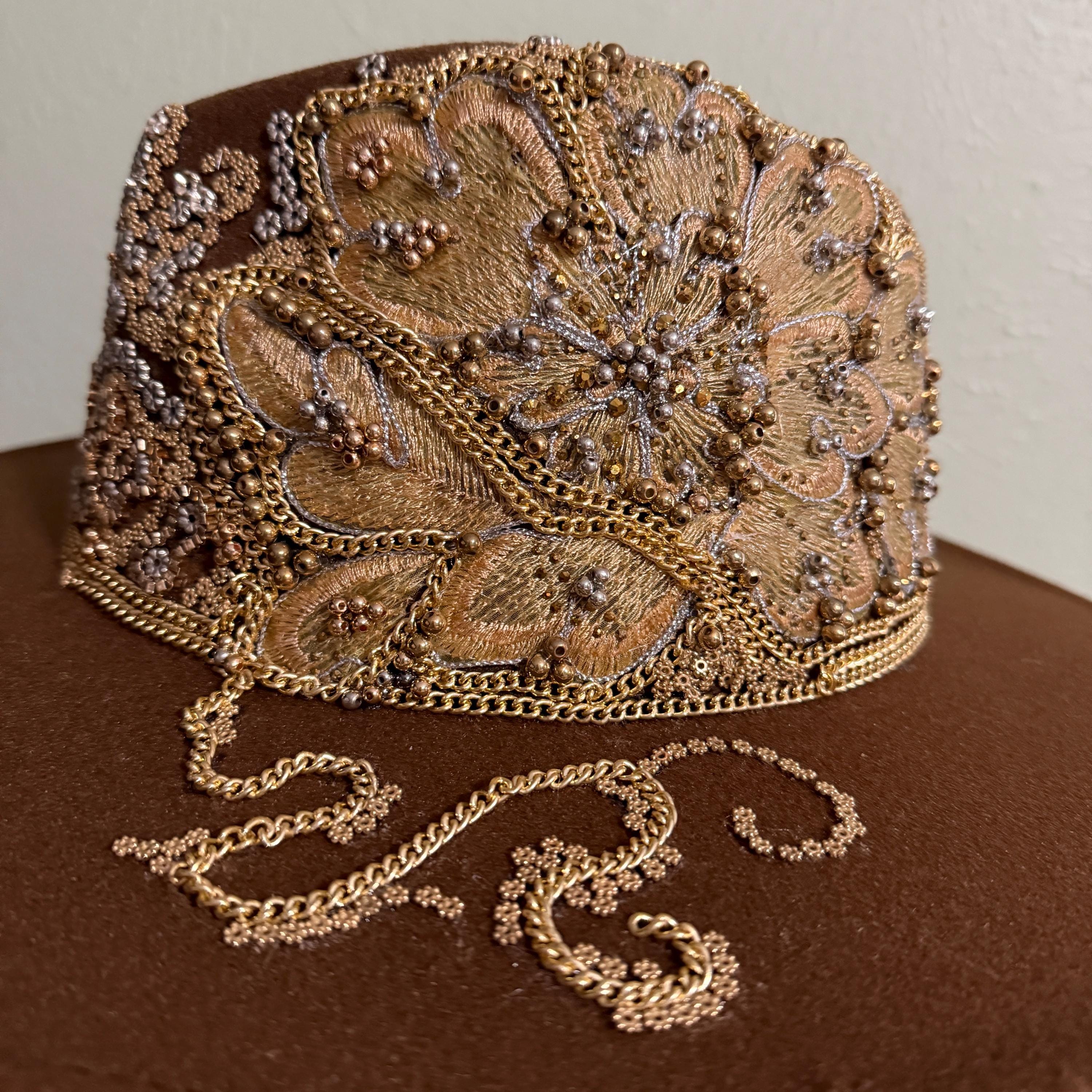Beautiful Brown Felt Fedora Hat. Embellished With Beautiful  display picture 1