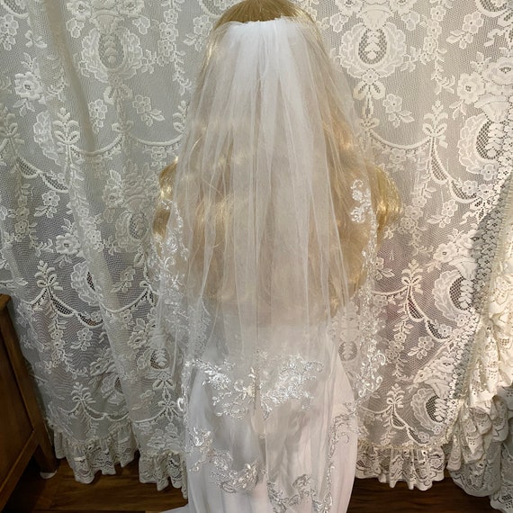 Floral Lace Bridal Veil With Comb. Elegant White Double 