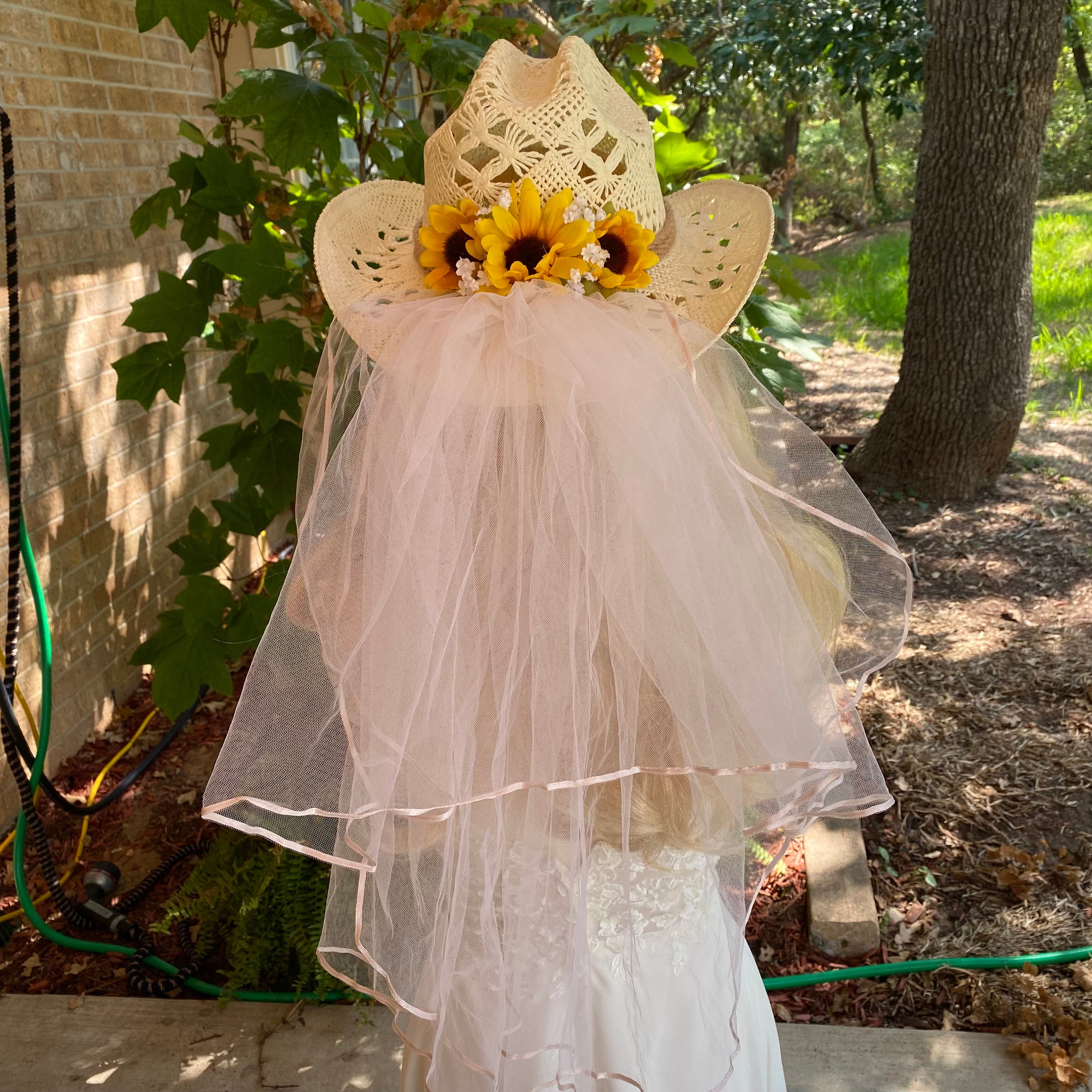 Ivory western wedding hat with veil attached, comfort stretch band inside, sz L White Bridal Cowgirl Hat With Veil – Stag & Hen main image 4