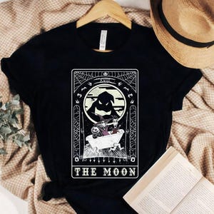 Chemise d'Halloween Disney L'Étrange Noël de la lune, carte de tarot, couleur confort, WDW Magic Kingdom, voyage Disneyland, vacances en famille
