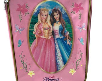 La maleta de la princesa y la plebeya de Barbie (2004)