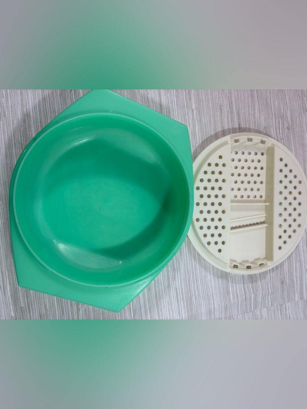 TUPPERWARE VINTAGE Green and White Kitchen Cheese Slicer With Bowl Good ...