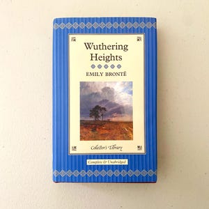Vintage Collector&#39;s Library Wuthering Heights by Emily Brontë - Hardback - Compact Book with Dust Jacket - Gilded Edges