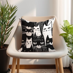 Black White Cat Pattern Throw Pillow Cover , Cat Lover Pillowcase, Cute Decorative Couch Pillow, Cute Cushion Cover, Modern Home Decor