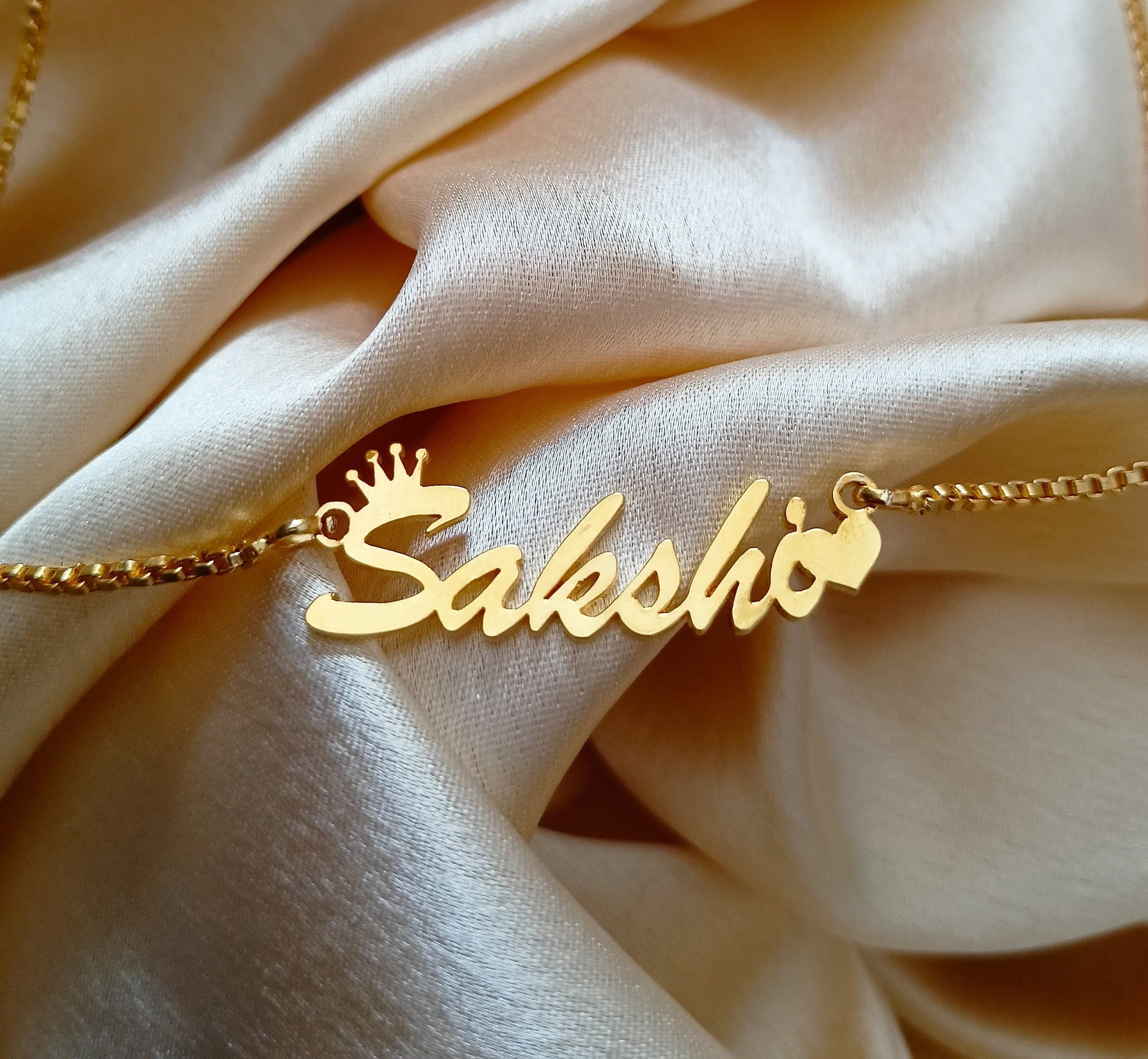 Sakshi name locket gold discount