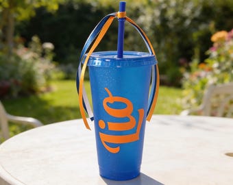Gobelet personnalisé pour enfant avec prénom | Gobelet d'anniversaire avec couvercle et paille | Sans BPA | Cadeau idéal pour les anniversaires d'enfants | 710 ml