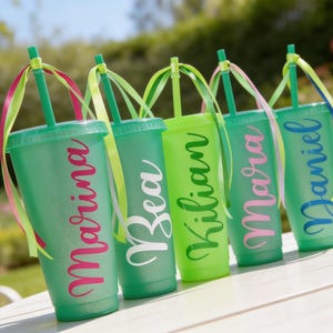 Vaso personalizado | Vaso con tapa y pajita | Libre de BPA | Recuerdo personalizado para fiestas de cumpleaños infantiles | 710 ml - Decorado a mano imagen 8