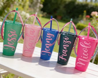 Gobelet personnalisé avec nom | Gobelet avec couvercle et paille | Sans BPA | Cadeau idéal pour les anniversaires d'enfants | 710 ml