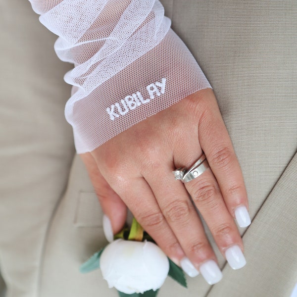 Custom wedding sleeves. Made To Order Tulle Bridal Gloves, Detachable lace bridal gloves. Personalized Fingerless Sleeves For Wedding.