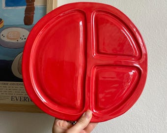 Roter Snackteller mit Fächern | Handgefertigte Keramik