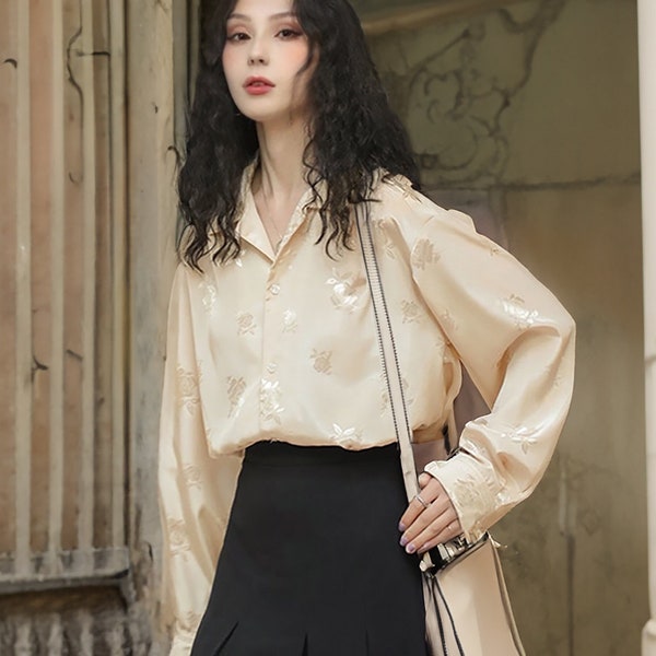 Retro Floral Blouse / Light & Dark Academia Clothing Woman