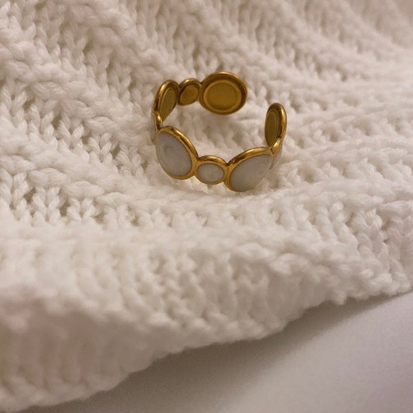 Waterproof size adjustable ring in gold vintage "Deep"