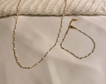 Set Wasserfeste Halskette oder Armband in Gold mit Weiß oder Türkis Perlenkette "Luster"
