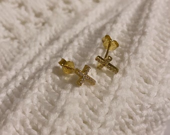 Wasserfeste Kreuz Ohrringe Ohrstecker in Gold mit Schmuckstein "Vogue"