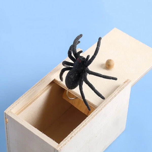 Funny and Scare Spider Prank Hidden In Box - Joke Toys, Quality Prank Wooden Scare Box Fun Game Prank Trick Friend Office Toys