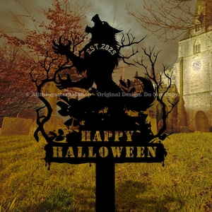 Personalized Halloween Metal Outdoor Yard Sign – Roaring Wolf Halloween Metal Art, Custom Spooky Halloween Garden Decor, Gothic-Themed Gifts