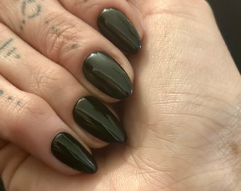 Uñas postizas negras almendradas pintadas a mano / Uñas artificiales de gel suave