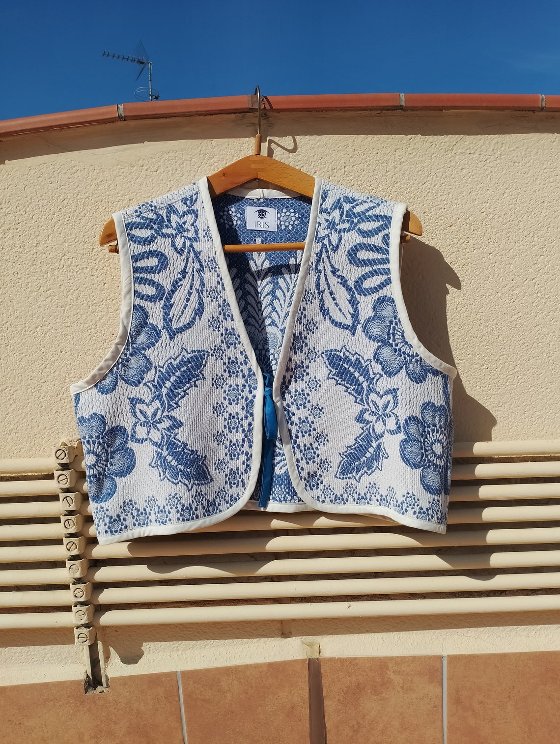 Recycled Pink Floral and White Eyelet Tie-Front Vest | Medium