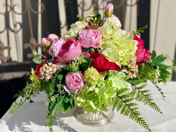 Spring Centerpiece, Spring Table Arrangement, Hydrangea Floral Arrangement, Centerpiece for Table, Pink and Green Floral Arrangement
