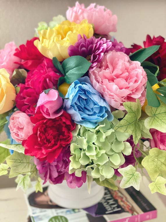 Hydrangea Floral Arrangement, Colorful Spring Centerpiece, Bright Centerpiece, Colorful Flower Arrangement for Table, Elegant Florals