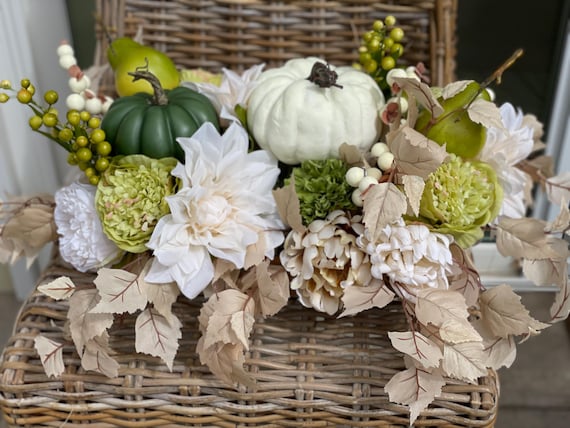 Fall pumpkin arrangement, Green and white pumpkin centerpiece, Natural Fall Centerpiece, White and Green pumpkin centerpiece, Fall Farmhouse