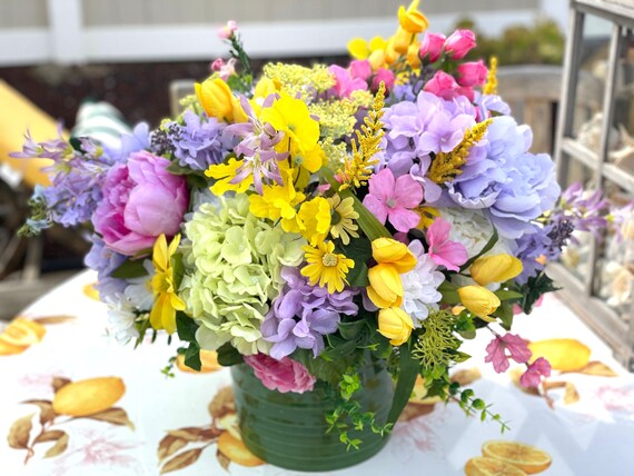 Everyday Centerpiece, Centerpiece for Table, Summer Centerpiece, Hydrangea Centerpiece, Centerpieces, Large Centerpiece, Floral Arrangement