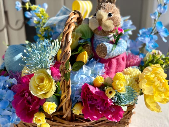 Easter Centerpiece with Bunny, Spring Centerpiece, Spring Centerpiece for Table, Easter Arrangement with Bunny, Easter Centerpiece