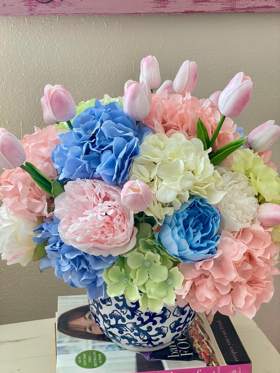 Hydrangea Peony Tulip Floral Arrangement, Blue White Ceramic Vase, Chinoiserie Floral Arrangement, Chinoiserie Centerpiece, Hydrangeas