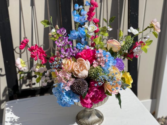 Spring Centerpiece, Spring Table Arrangement, Elegant Centerpiece, Centerpiece Everyday Centerpiece, Floral Arrangement, Large Centerpiece