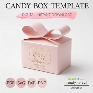 Può includere: Una scatola di caramelle rosa chiaro con un grande fiocco sulla parte superiore. La parte anteriore presenta una cornice rettangolare dorata con le lettere E e L, due anelli e il testo VIVERE ORA wedding 27, 2022. L'immagine include il testo CANDY BOX TEMPLATE, DIGITAL INSTANT DOWNLOAD, PDF, SVG, DXF, PNG, e ready to cut editable.