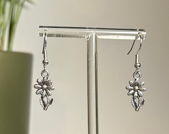 Silber Daisy Blumen baumeln & Tropfen Ohrringe