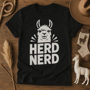 HERD NERD Grunge Distressed Llama T-Shirt, Funny Animal Tee for Men and Women, Perfect Llama Lover Gift, Retro Style, Alpaca Graphic Shirt