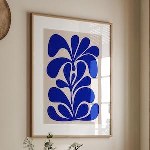 Moderna arte murale floreale astratta, stampa botanica blu reale e bianca, poster retrò boho, arredamento minimalista organico, opera d'arte contemporanea