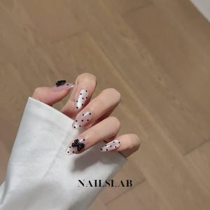 Polka Dot Press On Nails, Elegant Retro Nail Set, Handmade Reusable Nails, Minimalist Design, Gift for Her