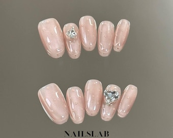 Uñas postizas rosas con lunares, juego de uñas minimalista hecho a mano