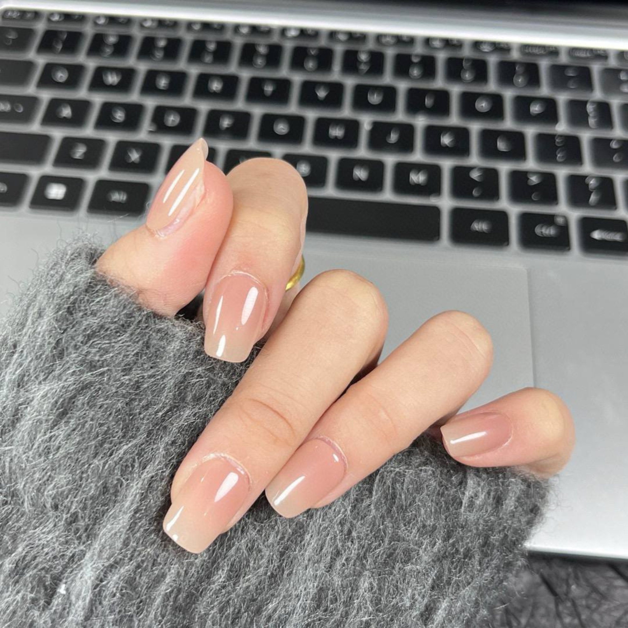 What are some summer nail ideas for short natural nails with gel?, image size:2000x2000