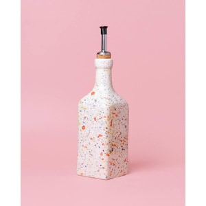 Olivenölflasche Keramik Ölflasche Essigflasche mit Ausgießer 500ml in Carnaval Weiß bunte Sprenkel für Öl und Essig - Handgemacht in Spanien