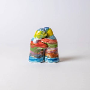 Salzstreuer und Pfefferstreuer Keramik Umarmung Lovers freundliche Geister Höhe: 9cm Geschenkidee handbemalt handgemacht in Spanien Multicolor Sol
